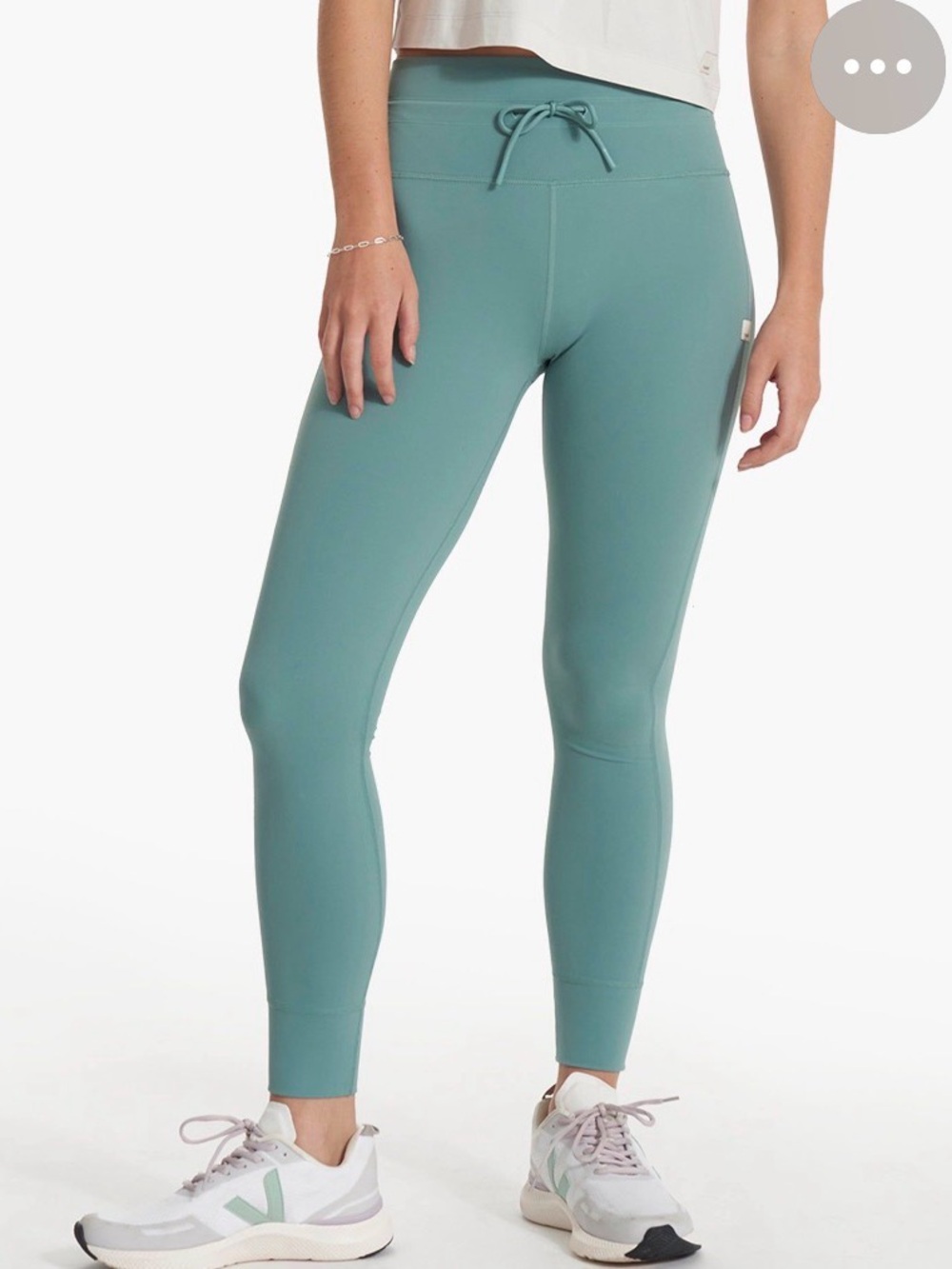 NWT Vuori Daily Legging in Basil Medium NEW